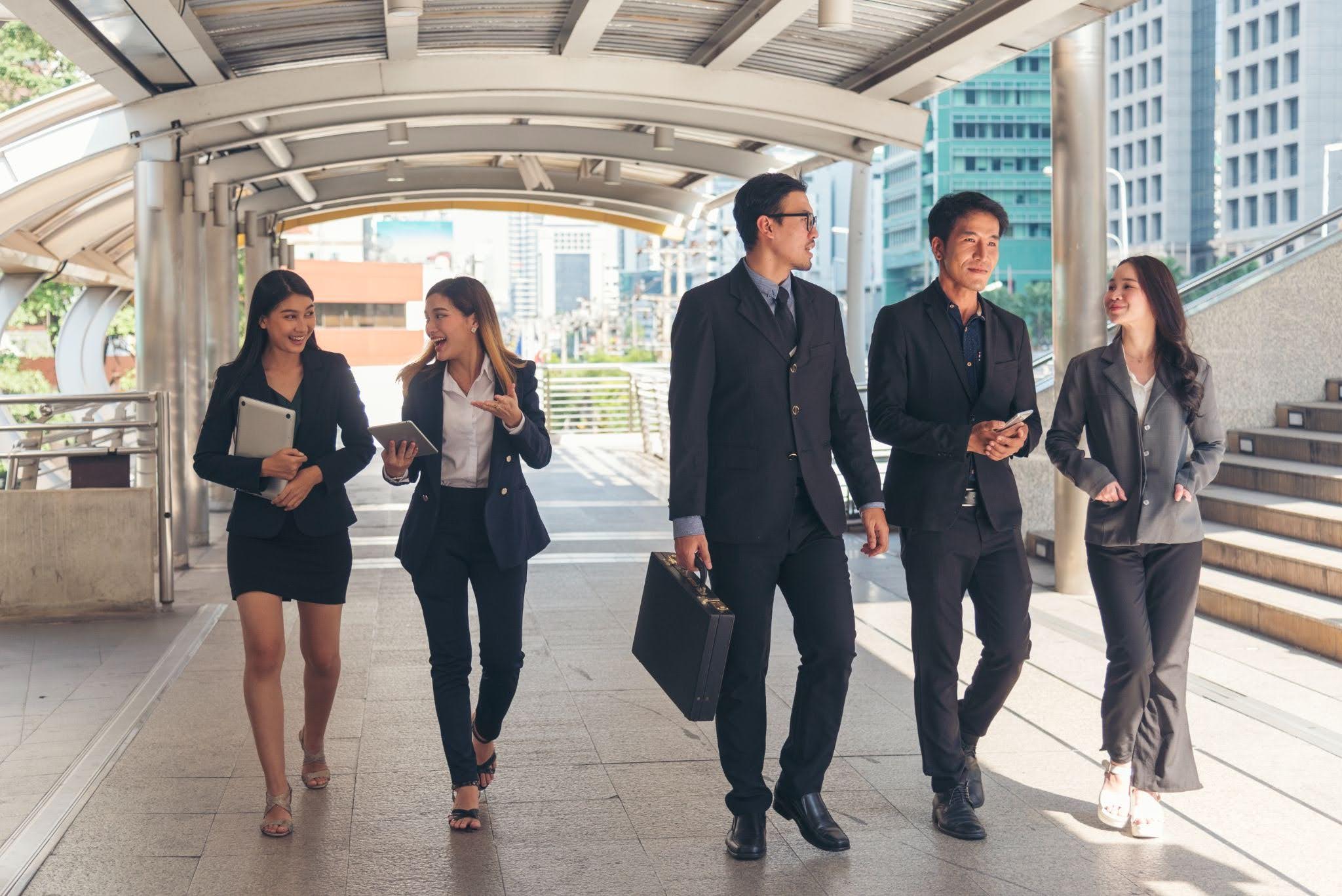 Singapore Work Culture: A Guide to Workplace Norms and Hours